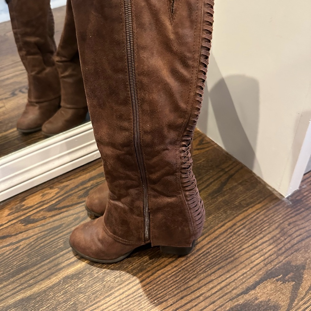 Stylish Brown Over the Knee Boots - Picture 7 of 8